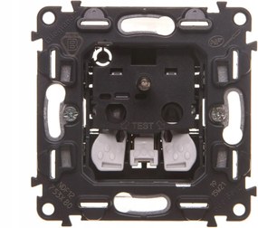 Valena Life 2P+Z szimpla z/u aljzat 753080 rekesszel