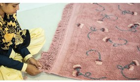 Rózsaszín mosható kézi szövésű pamut gyerek szőnyeg 140x210 cm English Garden Ash Rose – Lorena Canals