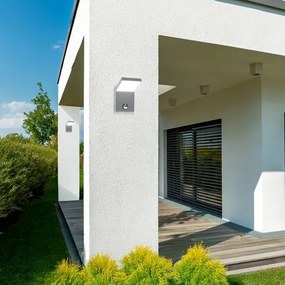 Brilagi - LED kültéri fali lámpa mozgásérzékelővel RIANO LED/8W/230V ezüstszínű