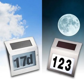 Napelemes lámpa házszámmal