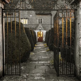 Poszter 80x80cm Egy régi házikó homlokzata Siddingtonban, Assaf Frank