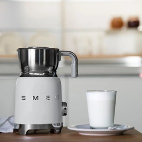 Fehér elektromos tejhabosító Retro Style – SMEG