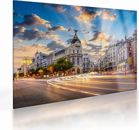 Kép - Calle Gran Vía, Madrid, Spanyolország (üvegen) (70x50 cm)