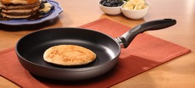 SWISS DIAMOND® gyémánt felületű serpenyő 24 cm indukciós