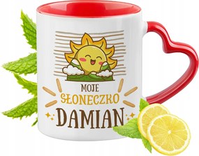 Piros bögre szív alakú füllel Damiannak Ajándék