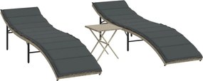 vidaXL 2 db világosszürke polyrattan napozóágy asztallal