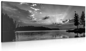 Kép hegyi tó fekete fehérben