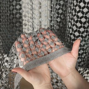 Gipsz dekorációs szövet függöny asztalterítőhöz ezüstszállal 160 cm szürke