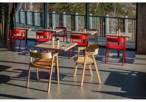 Natúr színű tölgyfa karfás étkezőszék Flip – Gazzda