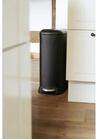 Matt fekete acél pedálos szemetes 12 l Design – Wenko