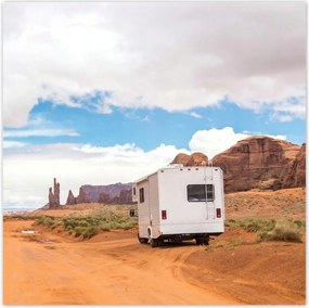 Poszterek 100x100 Lakókocsi a sivatag lejtőjén