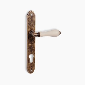 Samoha-Diána Pajzsos Fehér Porcelán Betétes Patinás Antik 55 mm PZ