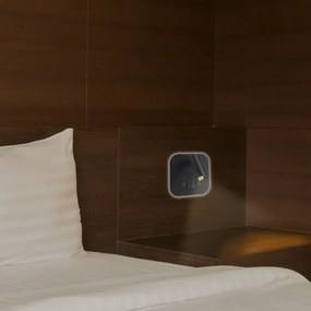 LED fali spotlámpa USB-porttal LED/8W/230V 3000K fekete