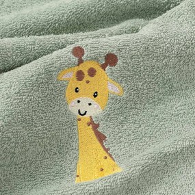 Goldea gyermek frottír törölköző - zsiráf zsályaszínű alapon 30 x 50 cm