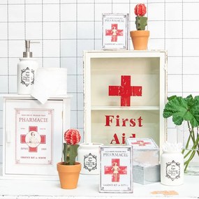 Szögletes fehér Pharmacie fa gyógyszeres kis szekrény 24x13x30cm