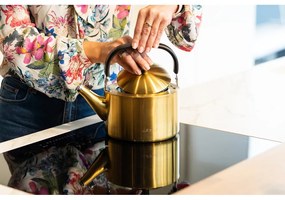 Aranyszínű rozsdamentes acél vízforraló kanna 1,5 l Diamante – Vialli Design