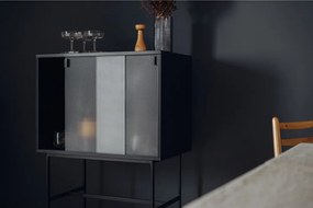 Fekete tálalószekrény tolóajtóval 70x109x40 cm Lekko – noo.ma
