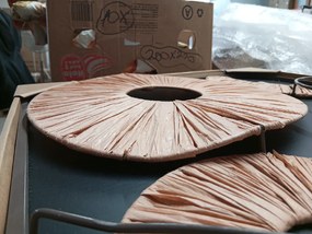 AKCIÓ Fali dekoráció CIRCLES fémből 48x68 cm, fehér / bézs II. osztály