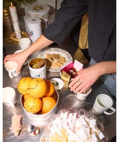 Gyertya karácsonyi mintával, égési idő 56 ó Grand Cru Cottage 2025 – Rosendahl