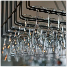 Poszterek 30x30 Lógó poharak a bárban