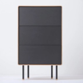 Fekete-natúr színű tölgyfa magas komód 60x100 cm Fina – Gazzda