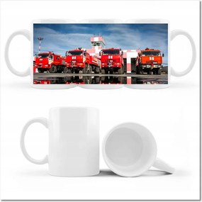 Nyomott mintás bögre Tűzoltóautók a tűzoltóságon