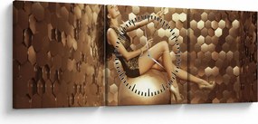 Egy nő képe egy arany szobában (órával) (90x30 cm)