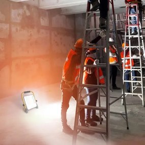 Újratölthető LED reflektor állvánnyal LED/50W/3,2V 4500K 5000 mAh IP65 narancssárga