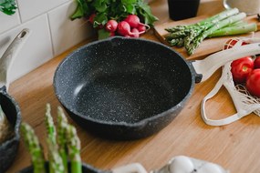 Mély serpenyő fedővel, átmérő 28 cm, KAROTE