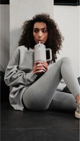 Világosszürke rozsdamentes acél termosz szívószállal 890 ml Quencher H2.O FlowState™ Tumbler Ash – Stanley