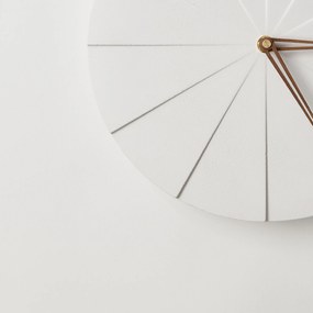 ODLITO Beton falióra Torta – fehér – 28,5 cm – barna mutatók