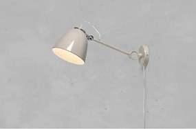 Szürkésbézs konnektorhoz csatlakoztatható fali lámpa Tilt – Markslöjd