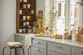 IB Laursen Fa vágódeszka bőr zsinórral OILED ACACIA WOOD