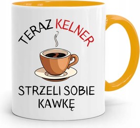 Pincérnek Sárga Bögre Lő Magának Egy Kávét fényképes nyomtatással