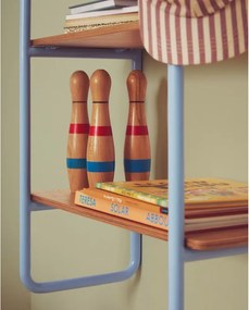 Világoskék-natúr színű függő gyerek könyvespolc kőrisfa dekorral 60x70x28 cm Tinn – Kave Home