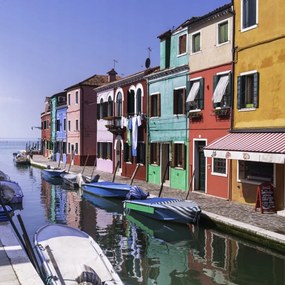 Poszter 40x40cm Többszínű házak a csatorna mellett, Assaf Frank