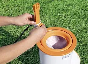 Bestway vízforgató és szkimmer COMBO 4 m³/h