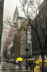 Poszter 56,6x86,4cm Nő sárga esernyővel New York utcáin, Assaf
