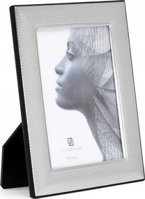 Klasszikus képkeret ezüstözött fa hátlap díszítéssel 10x15 cm