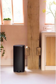Matt fekete acél pedálos szemetes 30 l Bo – Brabantia