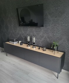 Desin TV-szekrény 220 cm fém lábakkal - fekete matt / nagano tölgy