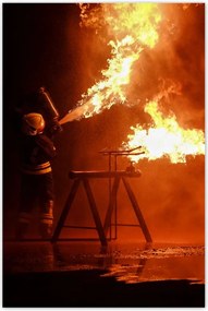 Poszterek 80x120 Tűzoltó oltópróba
