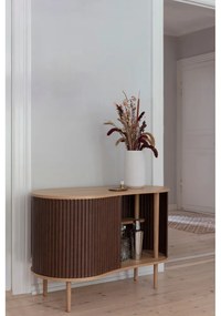 Barna-natúr színű alacsony komód tölgyfa dekorral, tolóajtóval 100x67 cm Audacious – UMAGE