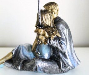 Szerelmespár Szobor Esernyővel, Ezüst