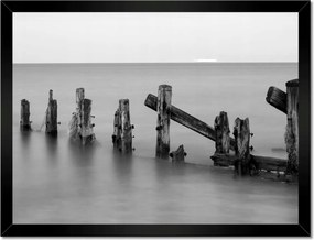 Poszterek keretben 40x30 Fa hullámtörő a tengeren