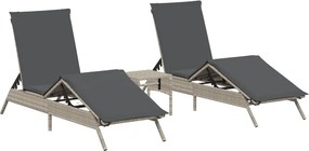 vidaXL 2 db világosszürke polyrattan napozóágy asztallal