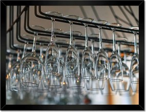 Poszterek keretben 40x30 Függő poharak a bárban