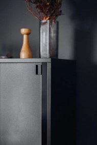 Fekete tálalószekrény tolóajtóval 70x109x40 cm Lekko – noo.ma