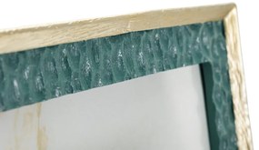 A keret mérete 25,3x2x30,3 (belső mérete 20x25) cm