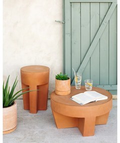 Vilena terrakotta színű beton kerti tárolóasztal, ⌀ 33 cm - Kave Home